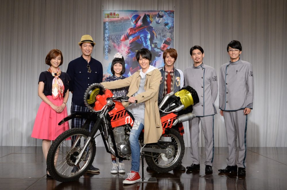 テレ朝post 主題歌は小室哲哉 浅倉大介の新ユニット 仮面ライダービルド 出演者発表