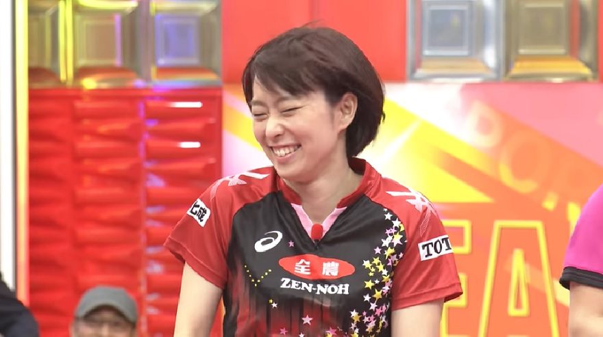 テレ朝POST » 石川佳純、とんねるずからの“風”攻撃に困り笑顔！強風でも卓球はできる？