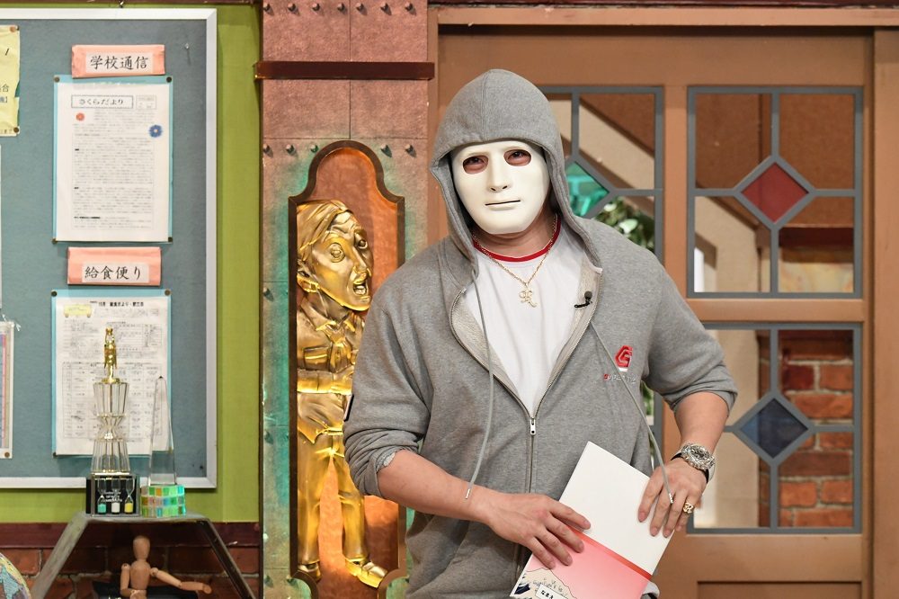テレ朝POST » 仮面YouTuber・ラファエル、数千万円の損失を語る！“元陸自隊員”から上り詰めるまで