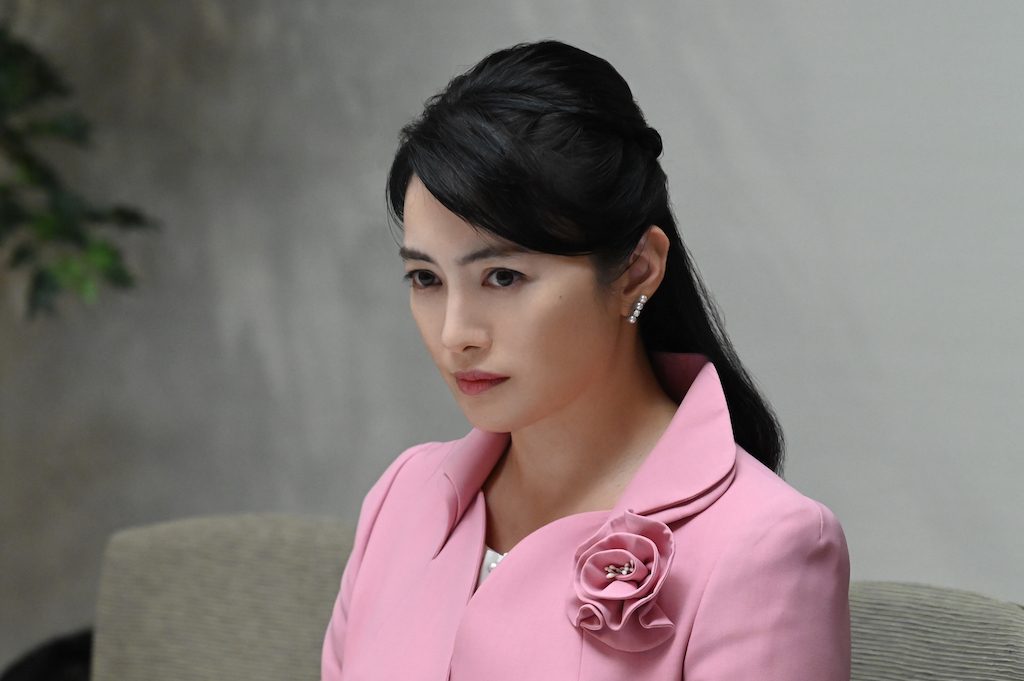 テレ朝post 仲間由紀恵 難しい顔で悩む 24 Japan で演じる女性総理候補の 美しき苦悩の表情