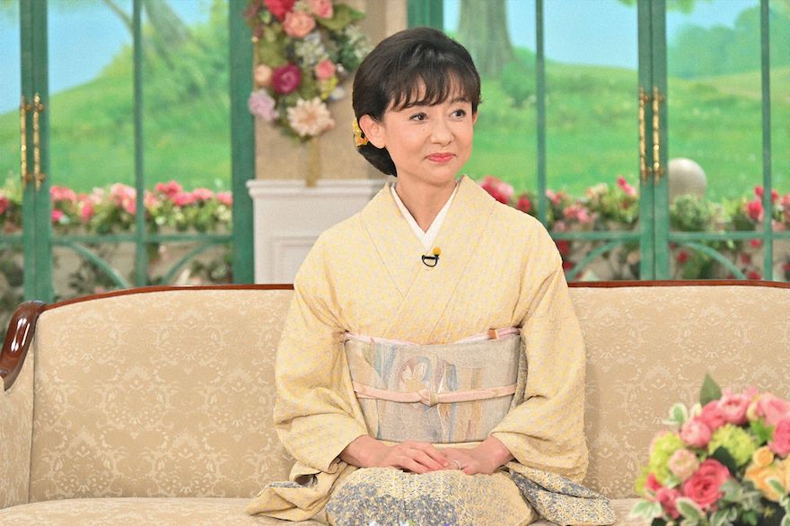 斉藤慶子、55歳のとき慶應大大学院へ。デビュー当時は大学中退…50代のキャンパスライフを語る